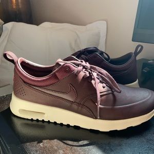 Nike Mahogany Leather Air Max Thea